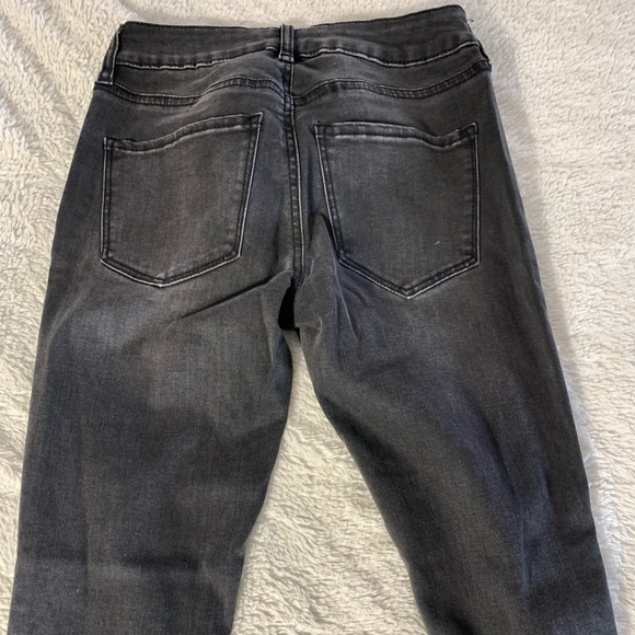 Refuge distressed jeans. - Picture 4 of 5